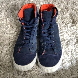 ProjekRaw navy sneaker worn in very good condition.